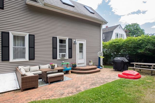 4 Star Ave, Middleboro, MA 02346