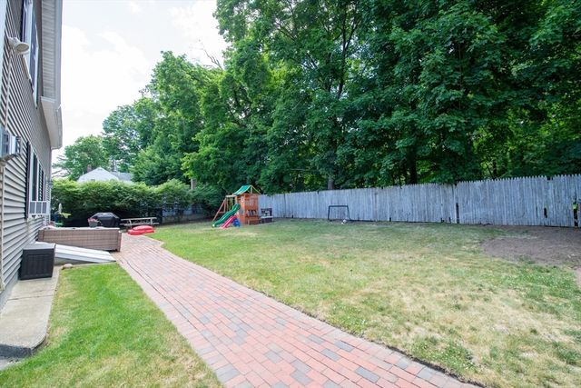 4 Star Ave, Middleboro, MA 02346