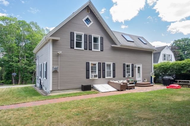 4 Star Ave, Middleboro, MA 02346