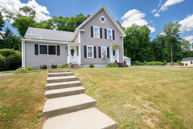 4 Star Ave, Middleboro, MA 02346