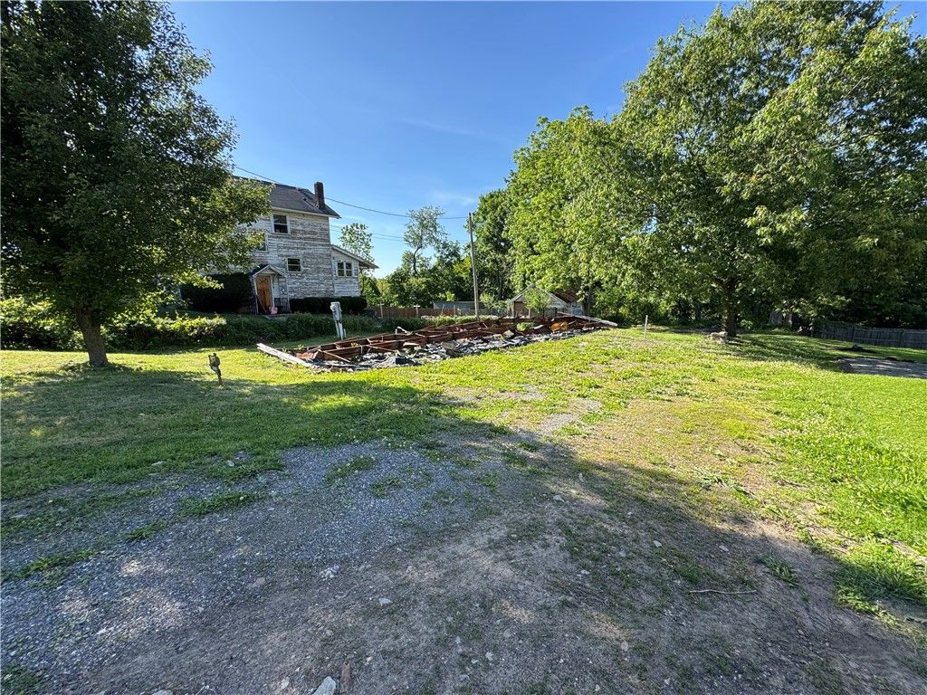 393 N Gallatin Ave, North Union Twp, PA 15401