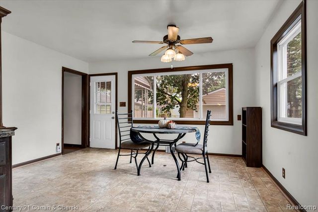 24911 Notre Dame Street, Dearborn, MI 48124