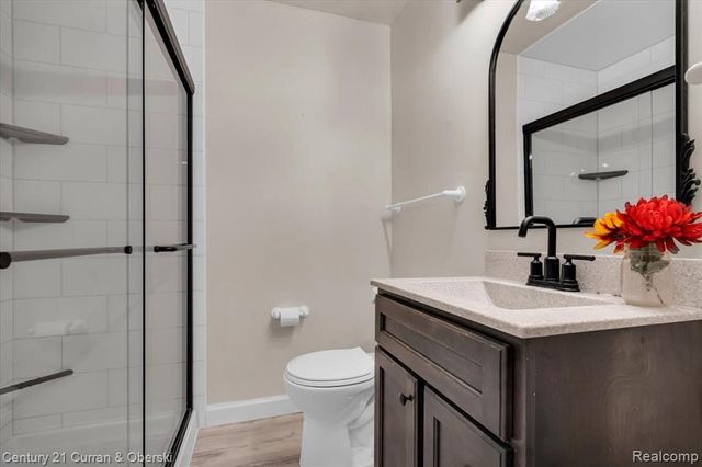 24911 Notre Dame Street, Dearborn, MI 48124