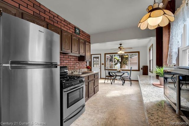 24911 Notre Dame Street, Dearborn, MI 48124
