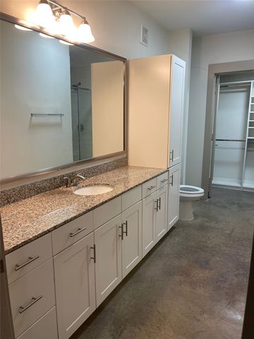 908 N Bishop Avenue 2-104, Dallas, TX 75208