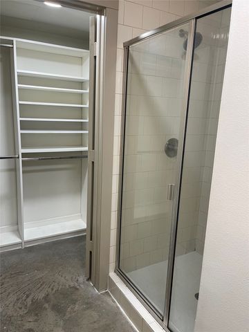 908 N Bishop Avenue 2-104, Dallas, TX 75208