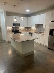 908 N Bishop Avenue 2-104, Dallas, TX 75208