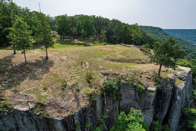 110 Falls Lane, Spencer, TN 38585