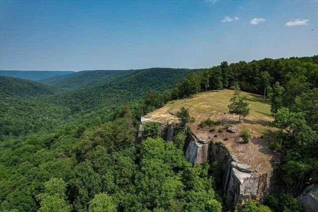 110 Falls Lane, Spencer, TN 38585