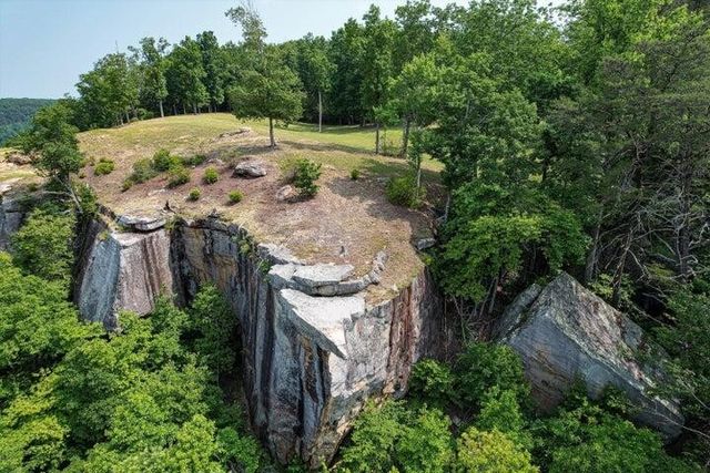 110 Falls Lane, Spencer, TN 38585