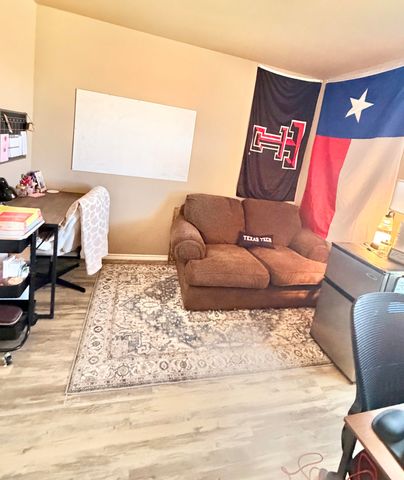 3211 E 5th Street, Lubbock, TX 79403