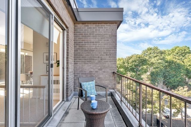 99 Pond Avenue PH804, Brookline, MA 02445
