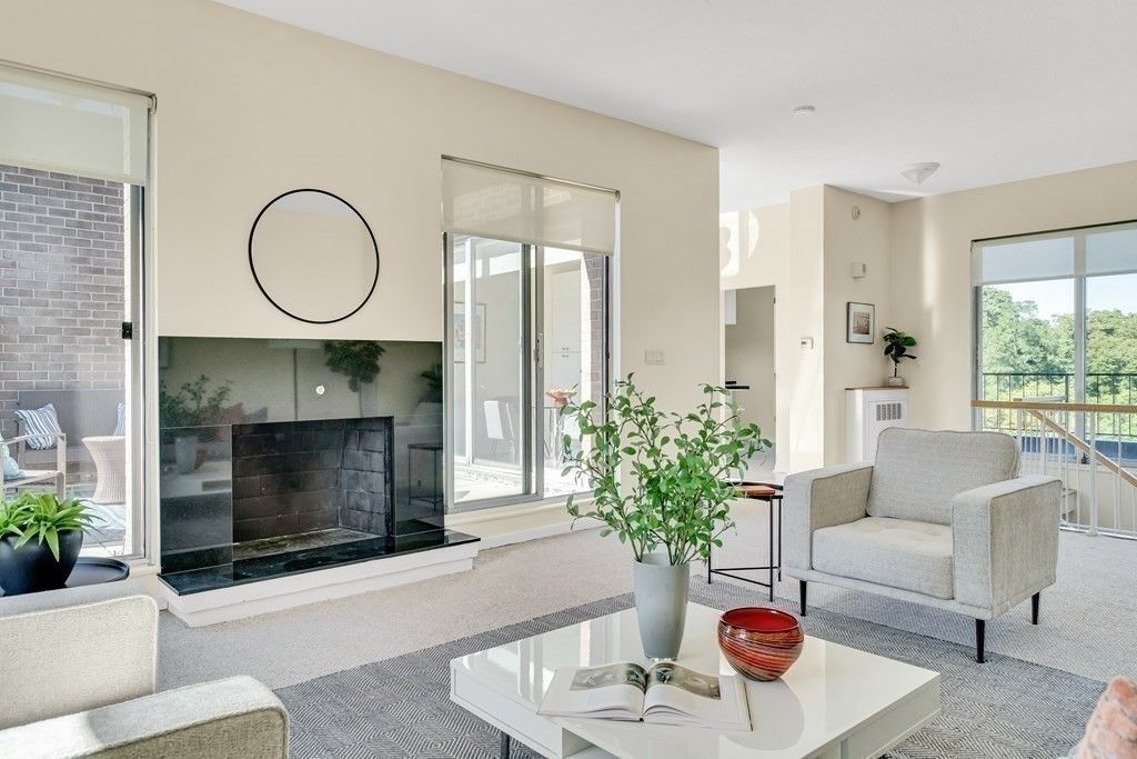99 Pond Avenue PH804, Brookline, MA 02445