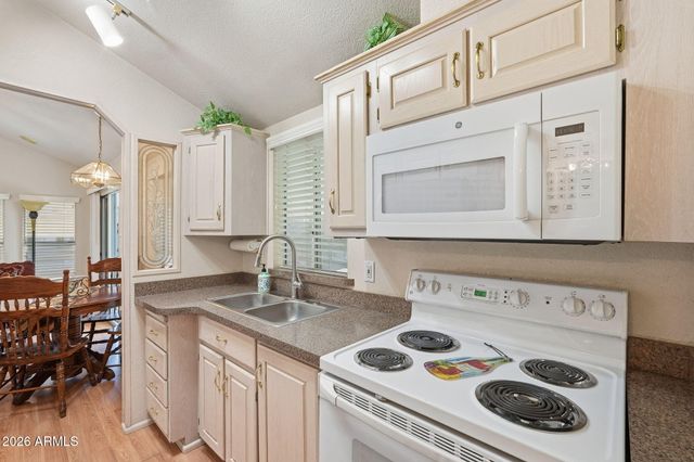 609 BOEING Circle, Mesa, AZ 85205