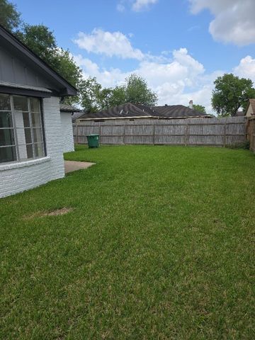 6802 Mccullum Road, Houston, TX 77489