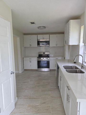 6802 Mccullum Road, Houston, TX 77489