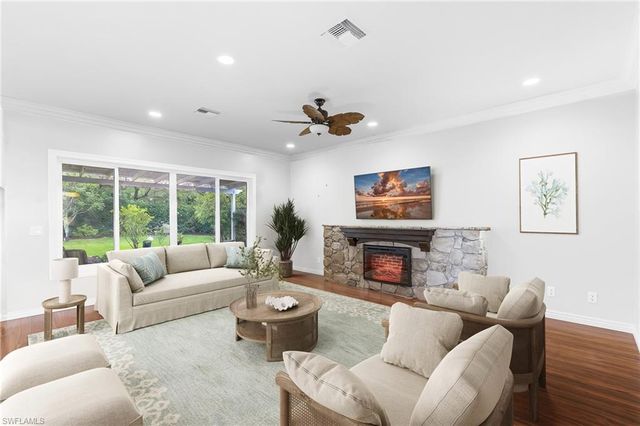 1841 Senegal Date DR, Naples, FL 34119