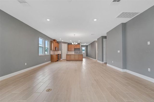 985 FIESTA KEY CIRCLE, Lady Lake, FL 32159