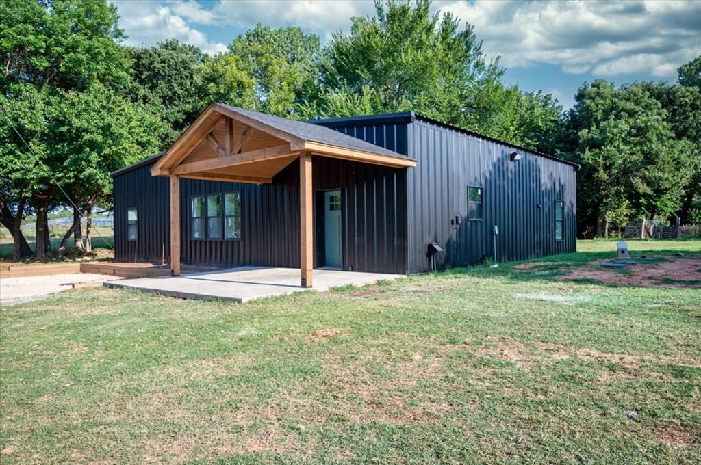 5775 W Forrest Hills Road, Guthrie, OK 73044