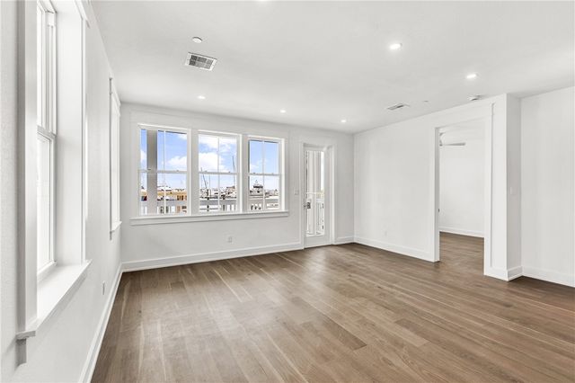 136 W Cotter Ave 6, Port Aransas, TX 78373