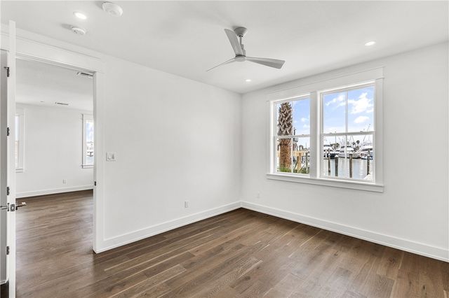 136 W Cotter Ave 6, Port Aransas, TX 78373