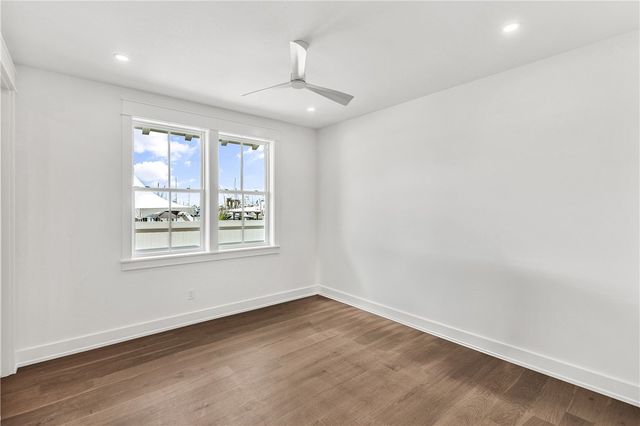 136 W Cotter Ave 6, Port Aransas, TX 78373