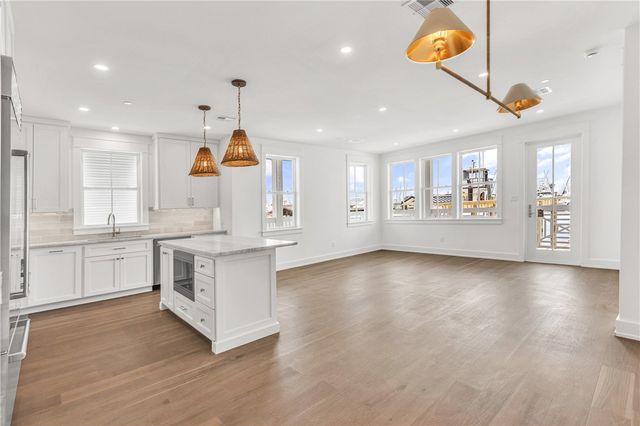 136 W Cotter Ave 6, Port Aransas, TX 78373