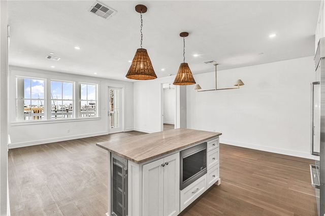 136 W Cotter Ave 6, Port Aransas, TX 78373