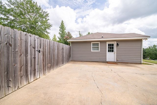 111 Lee Road 2068, Phenix City, AL 36870