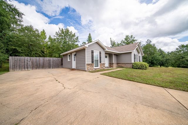 111 Lee Road 2068, Phenix City, AL 36870