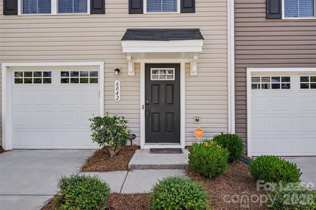 6042 Cutwater Circle, Charlotte, NC 28269
