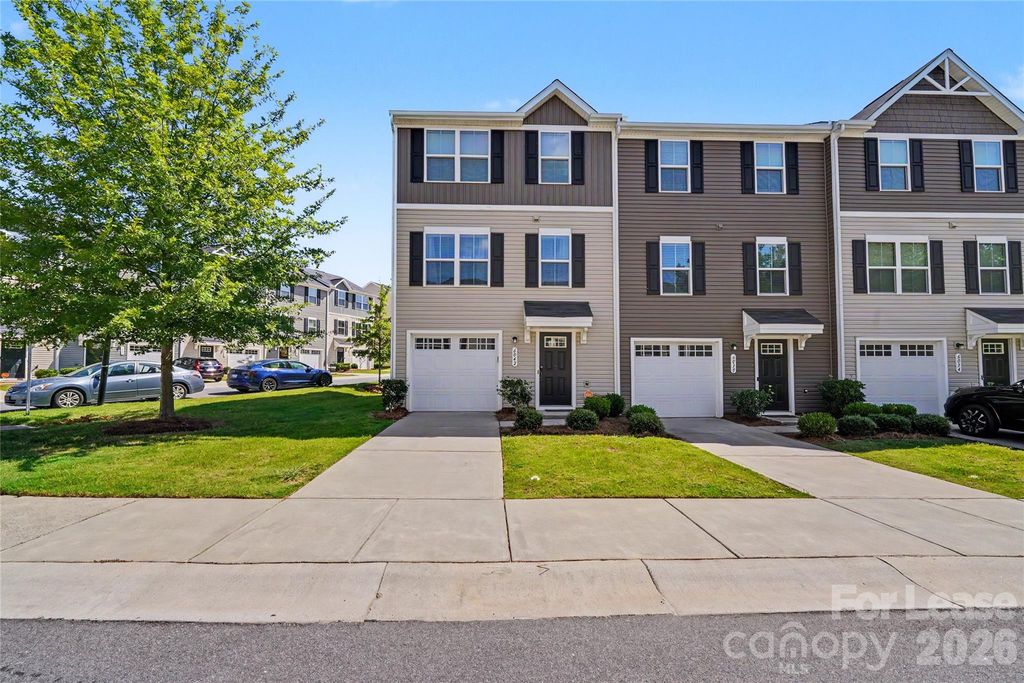 6042 Cutwater Circle, Charlotte, NC 28269