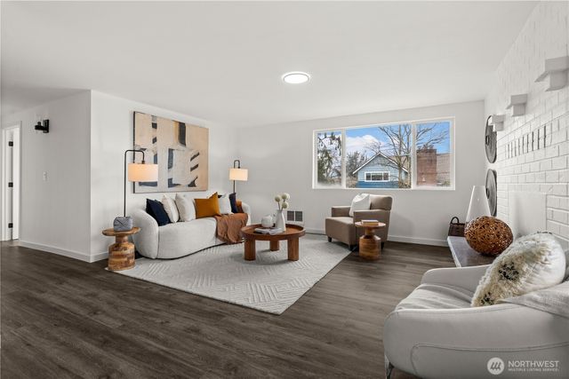 5518 39th Avenue S, Seattle, WA 98118