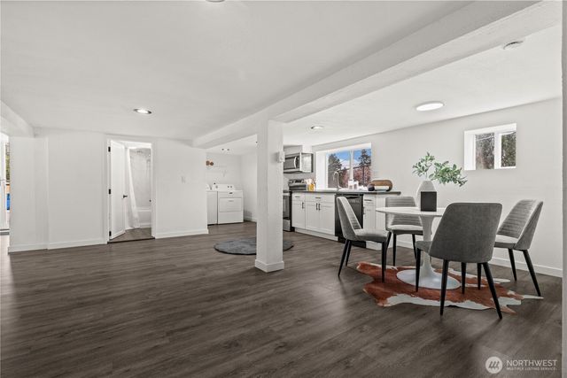 5518 39th Avenue S, Seattle, WA 98118