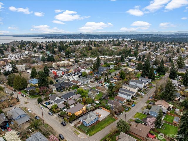 5518 39th Avenue S, Seattle, WA 98118