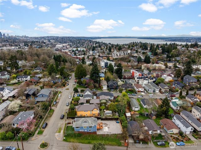 5518 39th Avenue S, Seattle, WA 98118