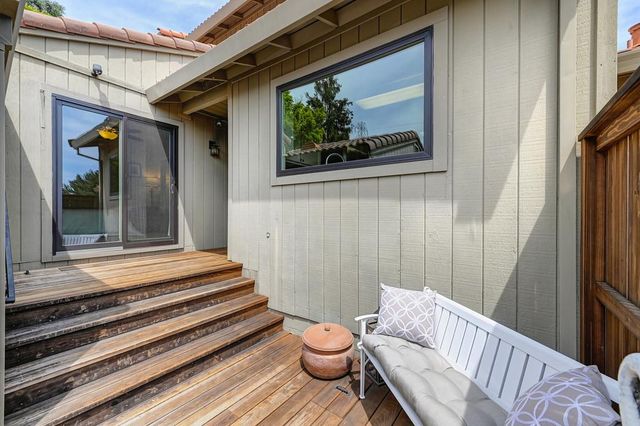 340 Crestridge Ln, Folsom, CA 95630