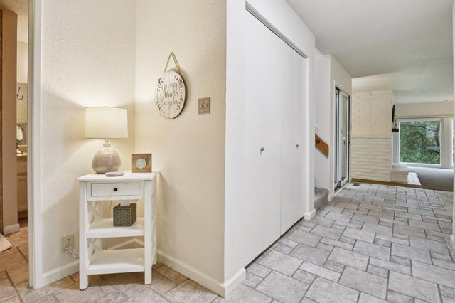 340 Crestridge Ln, Folsom, CA 95630