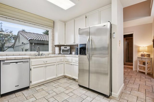 340 Crestridge Ln, Folsom, CA 95630