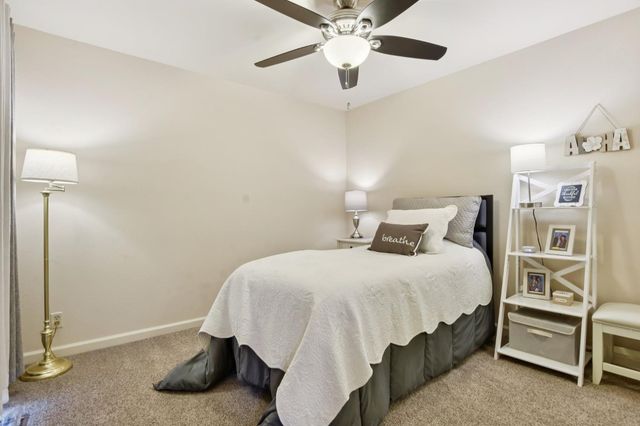 340 Crestridge Ln, Folsom, CA 95630