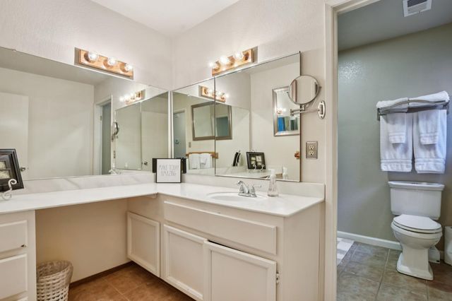 340 Crestridge Ln, Folsom, CA 95630