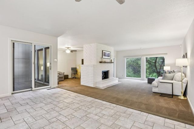 340 Crestridge Ln, Folsom, CA 95630