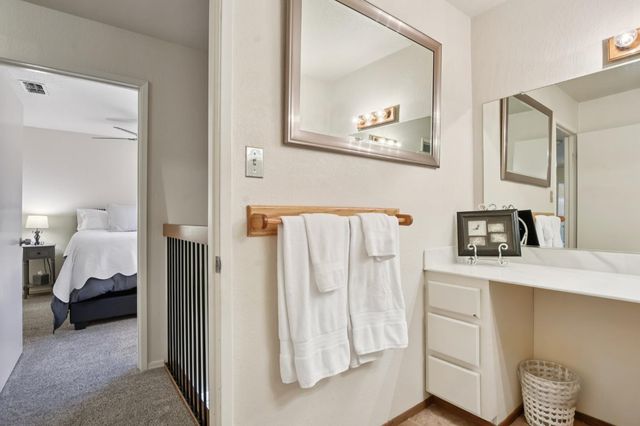 340 Crestridge Ln, Folsom, CA 95630