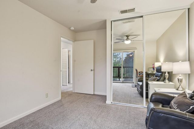 340 Crestridge Ln, Folsom, CA 95630