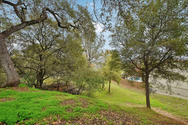 340 Crestridge Ln, Folsom, CA 95630