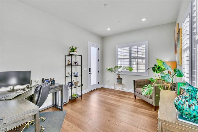 4660 Blushing Dawn Avenue, Las Vegas, NV 89118