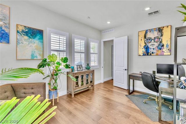 4660 Blushing Dawn Avenue, Las Vegas, NV 89118