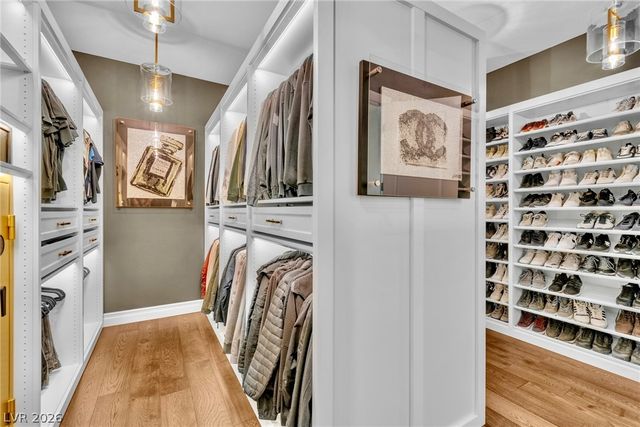 4660 Blushing Dawn Avenue, Las Vegas, NV 89118