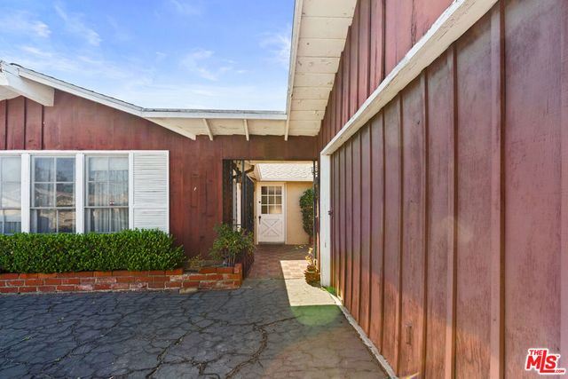 2861 Dunleer Place, Los Angeles, CA 90064