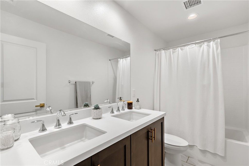 Image 17 of property listing at 28341 Heather Green Way, Menifee, CA 92584